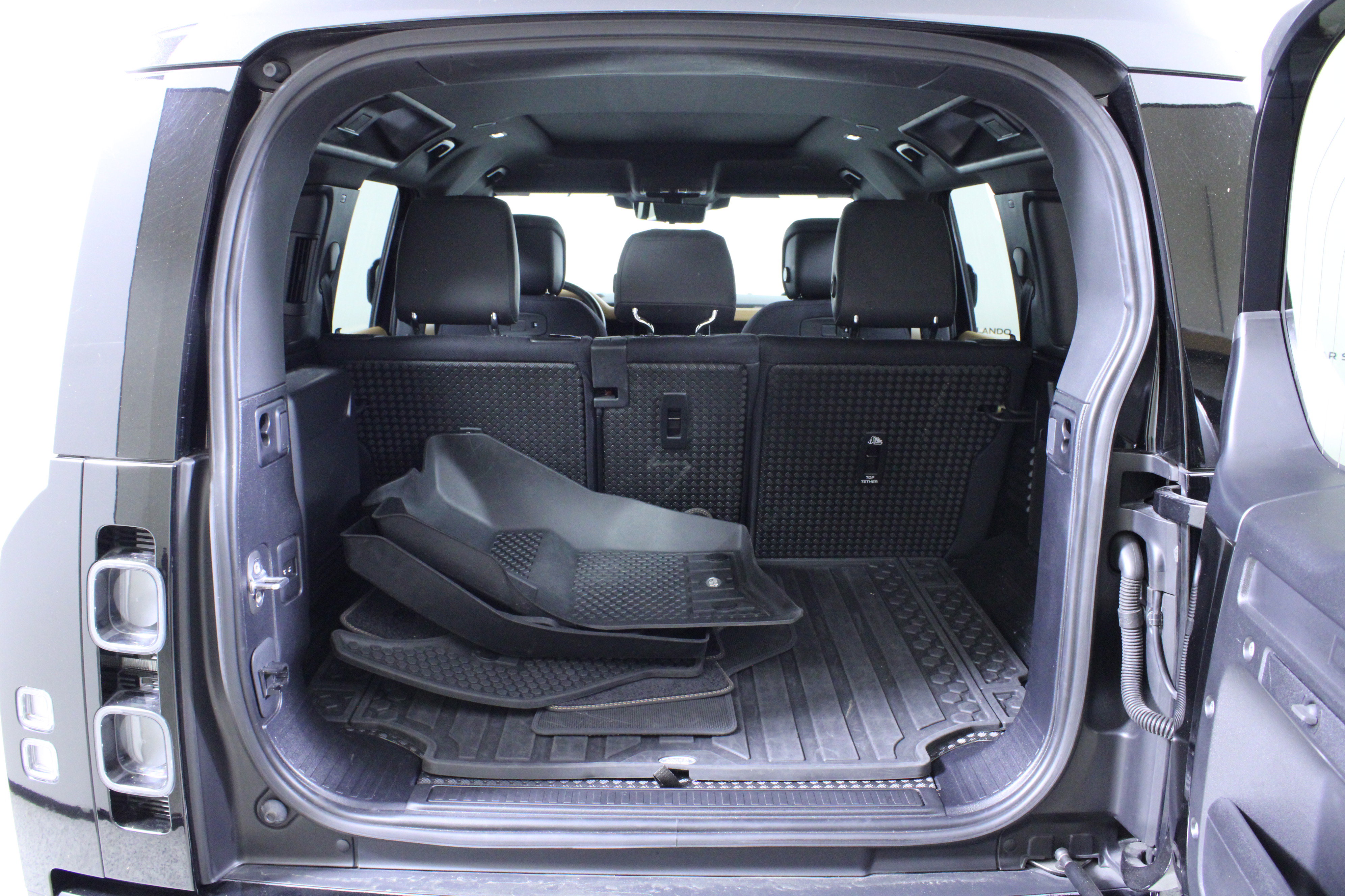 Used 2022 Land Rover Defender 110 X image 10