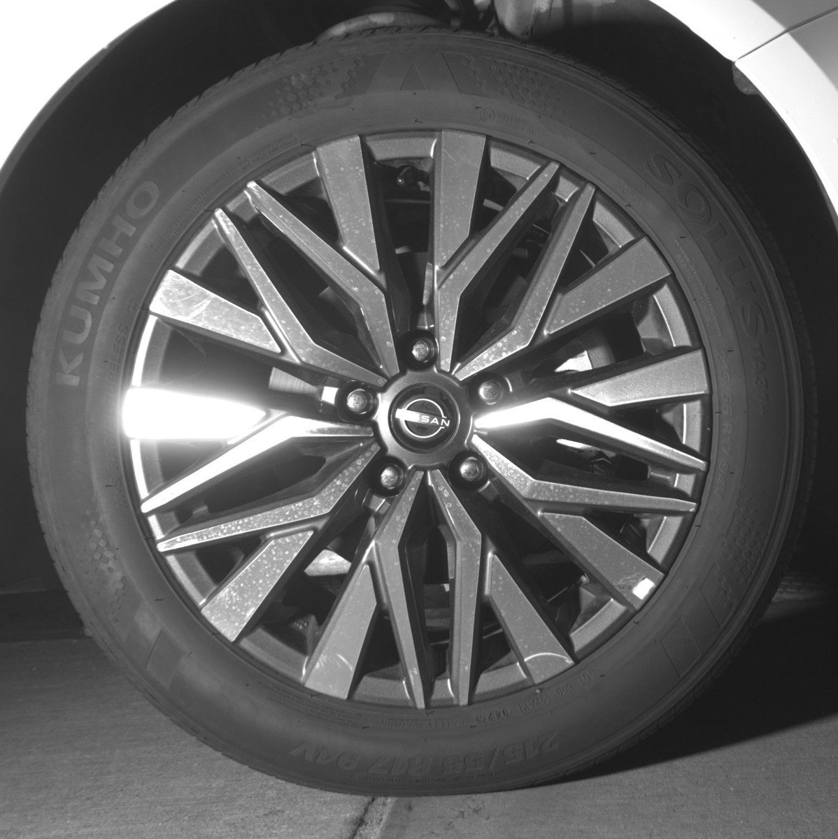 Used 2025 Nissan Altima 2.5 SV FWD image 13
