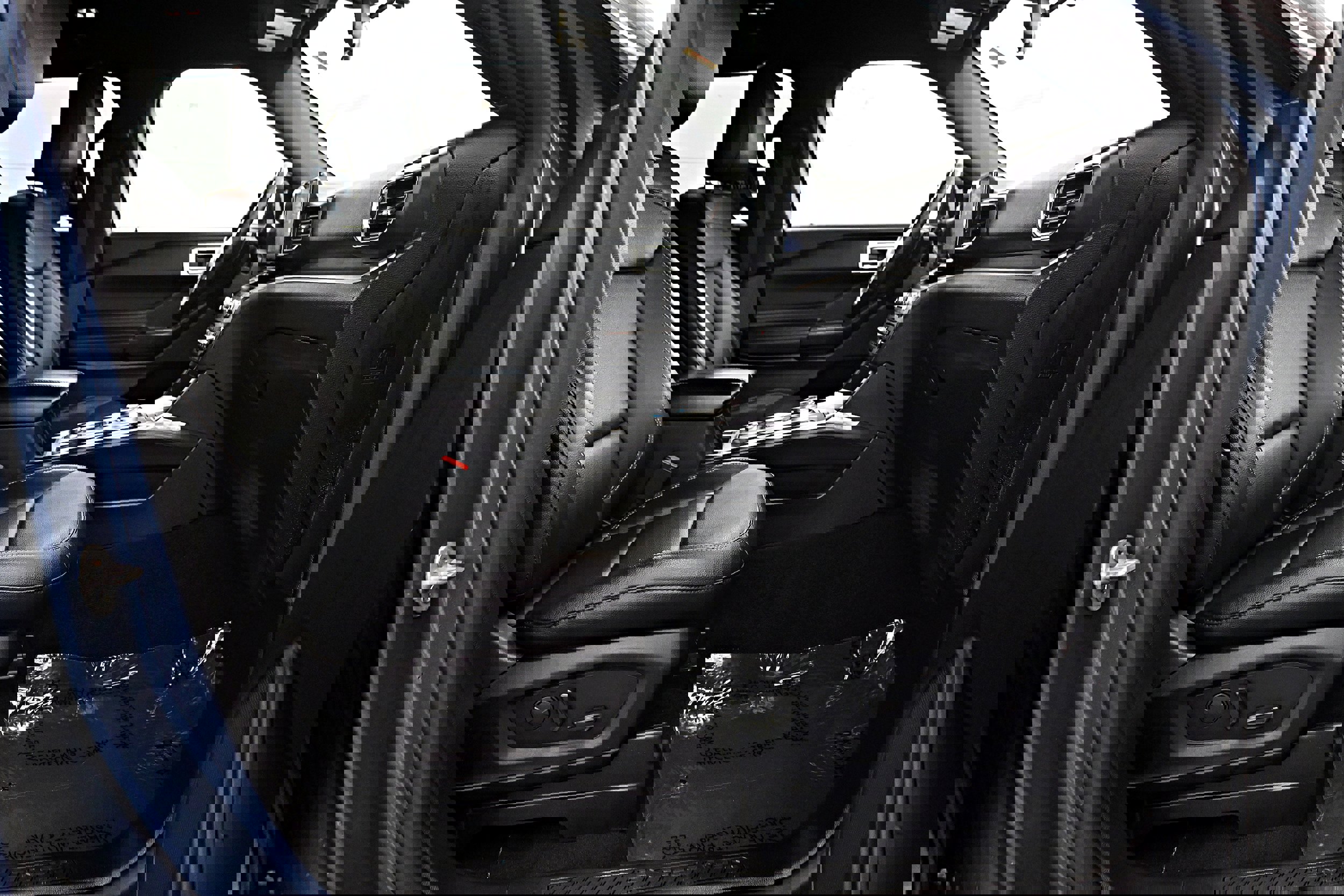 Used 2020 Ford Explorer XLT w/ Equipment Group 202A image 27