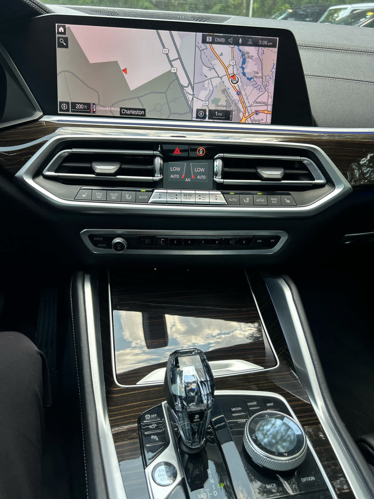Used 2021 BMW X6 xDrive40i w/ Executive Package AWD/4WD image 15