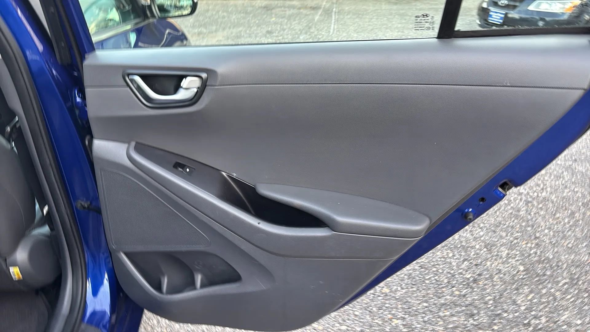 Used 2019 Hyundai Ioniq Limited w/ Ultimate Package 02 image 11