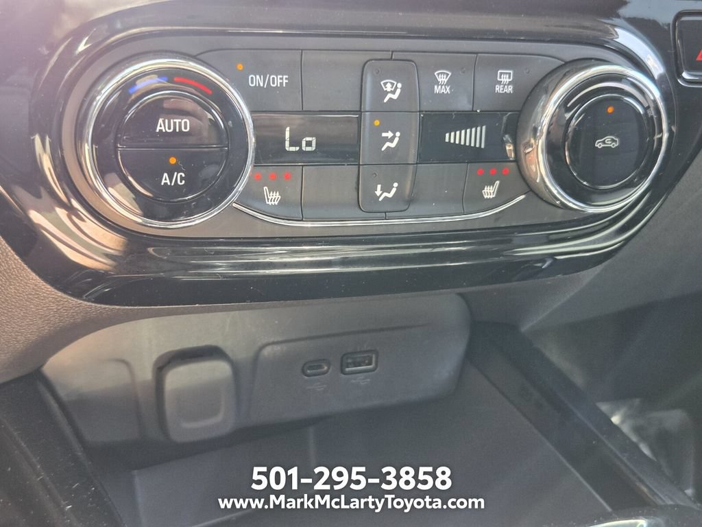 Used 2025 Chevrolet Trax LT w/ Driver Confidence Package FWD image 19