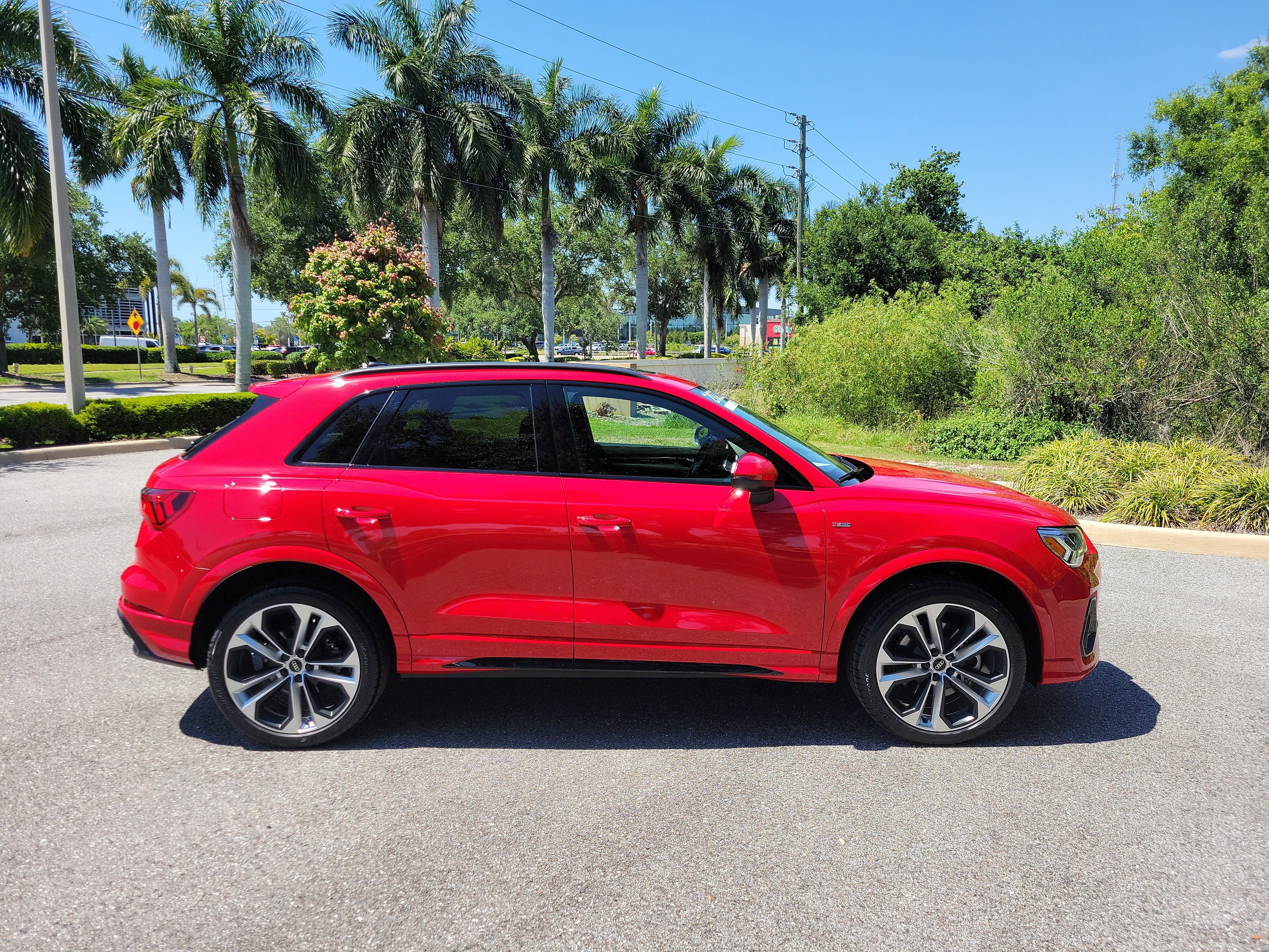 Certified 2022 Audi Q3 2.0T Premium Plus image 3