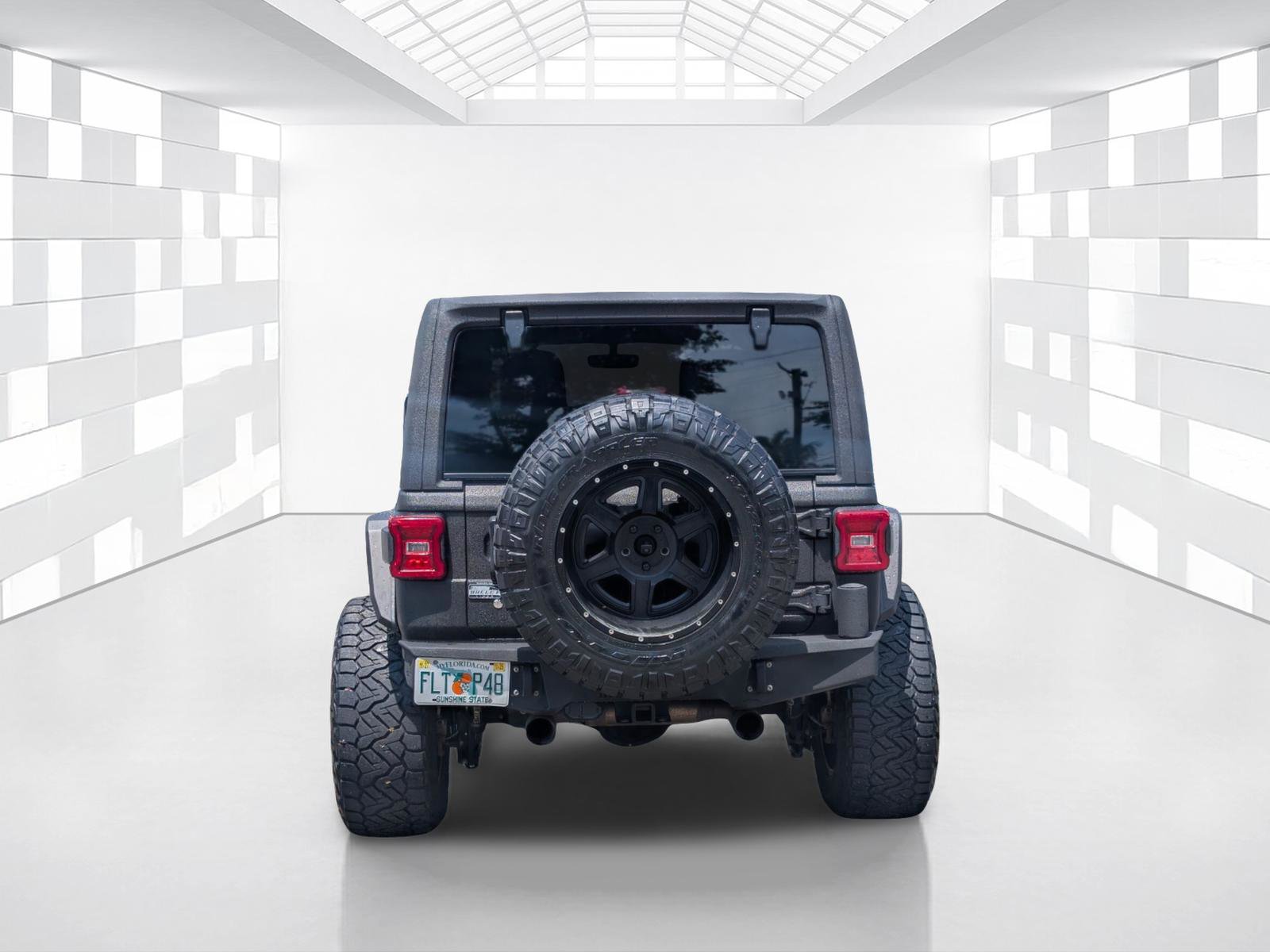Used 2018 Jeep Wrangler Unlimited Sahara AWD/4WD image 6