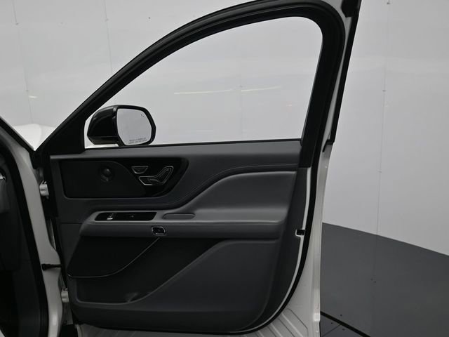 Used 2021 Lincoln Aviator Reserve w/ Elements Package Plus image 28