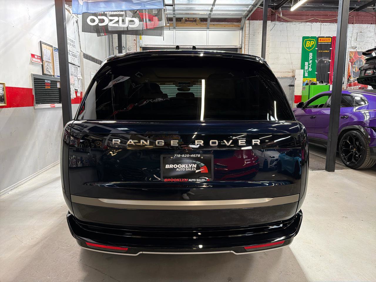 Used 2025 Land Rover Range Rover Long Wheelbase SE image 7