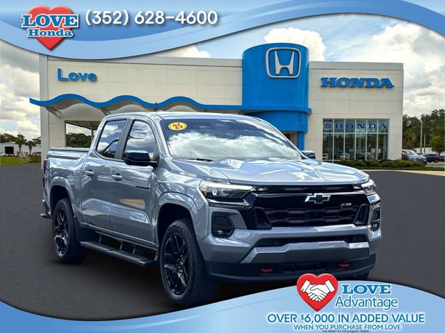 Used 2025 Chevrolet Colorado Z71 w/ Technology Package AWD/4WD image 1