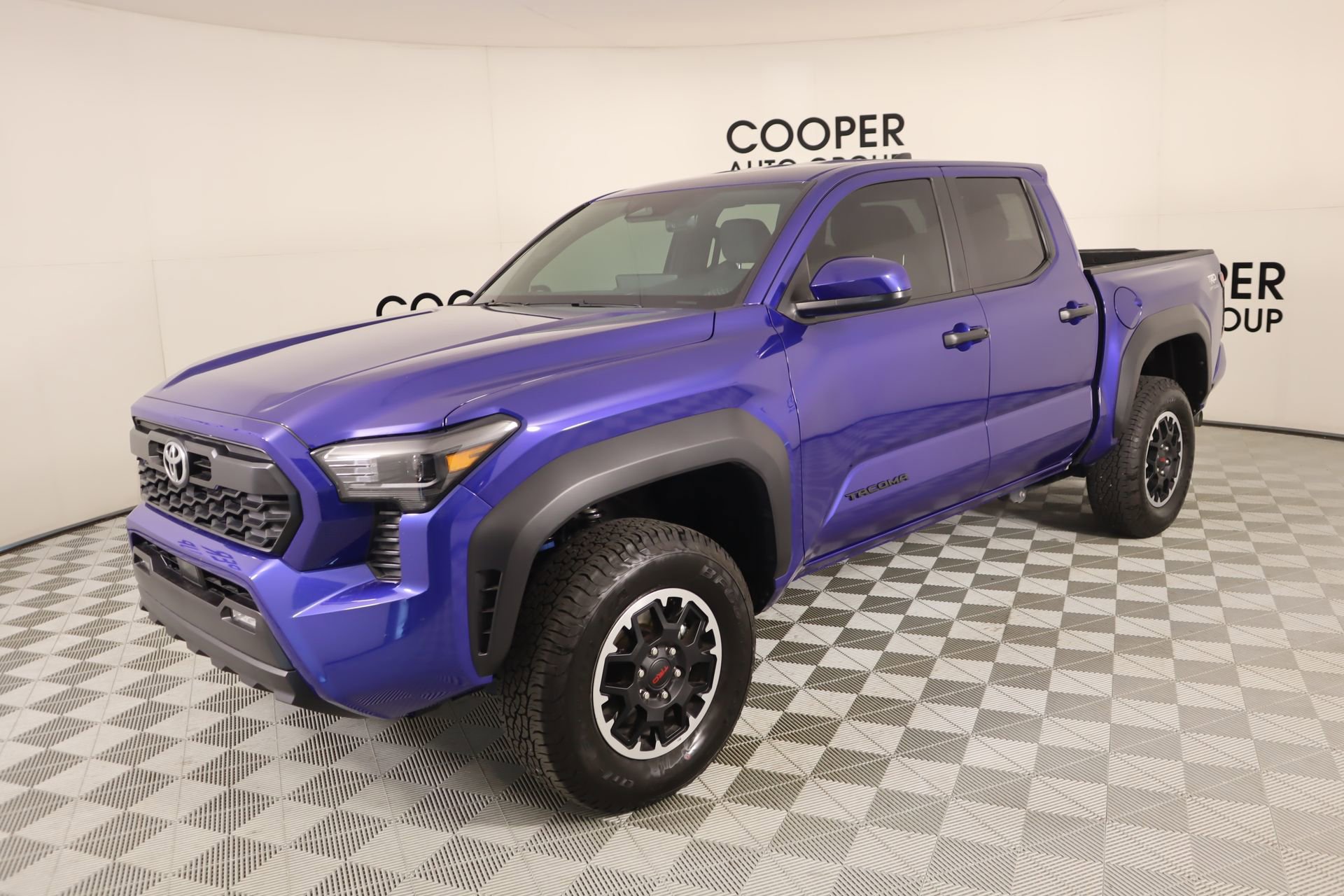 Used 2025 Toyota Tacoma TRD Off-Road AWD/4WD image 10