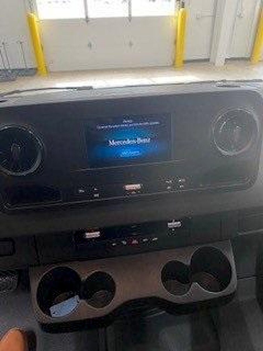New 2025 Mercedes-Benz Sprinter 2500 image 8