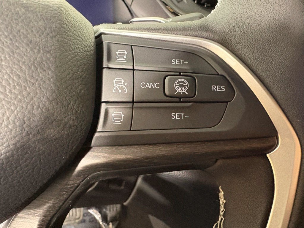New 2026 Jeep Grand Cherokee Altitude AWD/4WD image 24