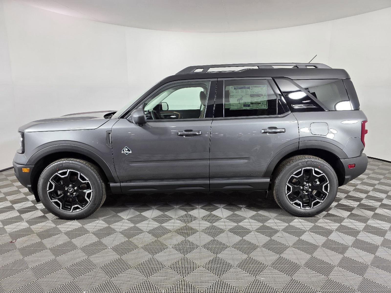 Used 2025 Ford Bronco Sport Outer Banks w/ Outer Banks Tech Package+ image 2