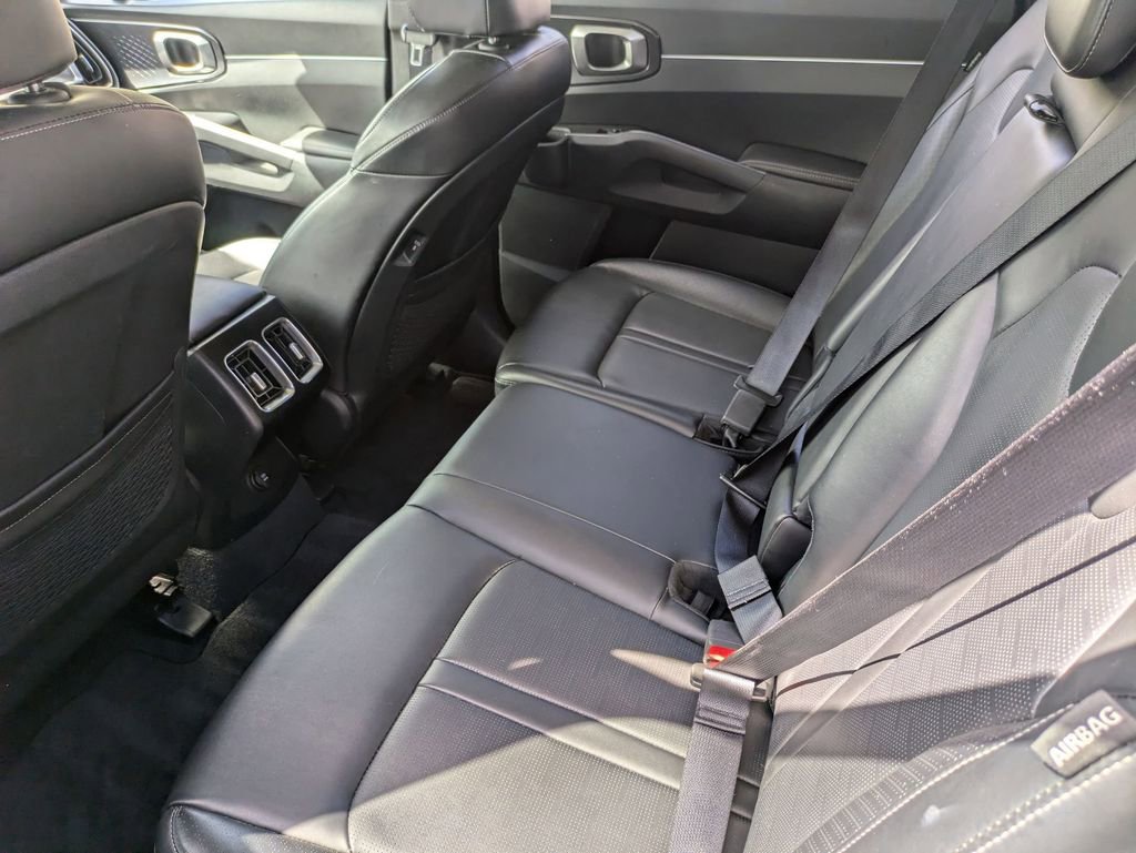 Used 2024 Kia Sorento S image 27