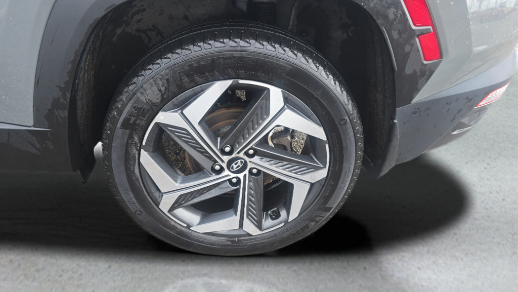Certified 2024 Hyundai Tucson Limited AWD/4WD image 32