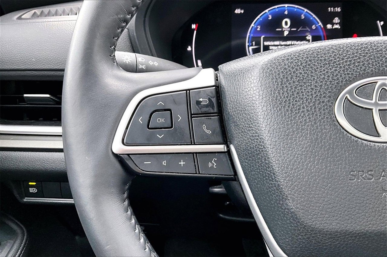 Used 2024 Toyota Grand Highlander Limited image 27