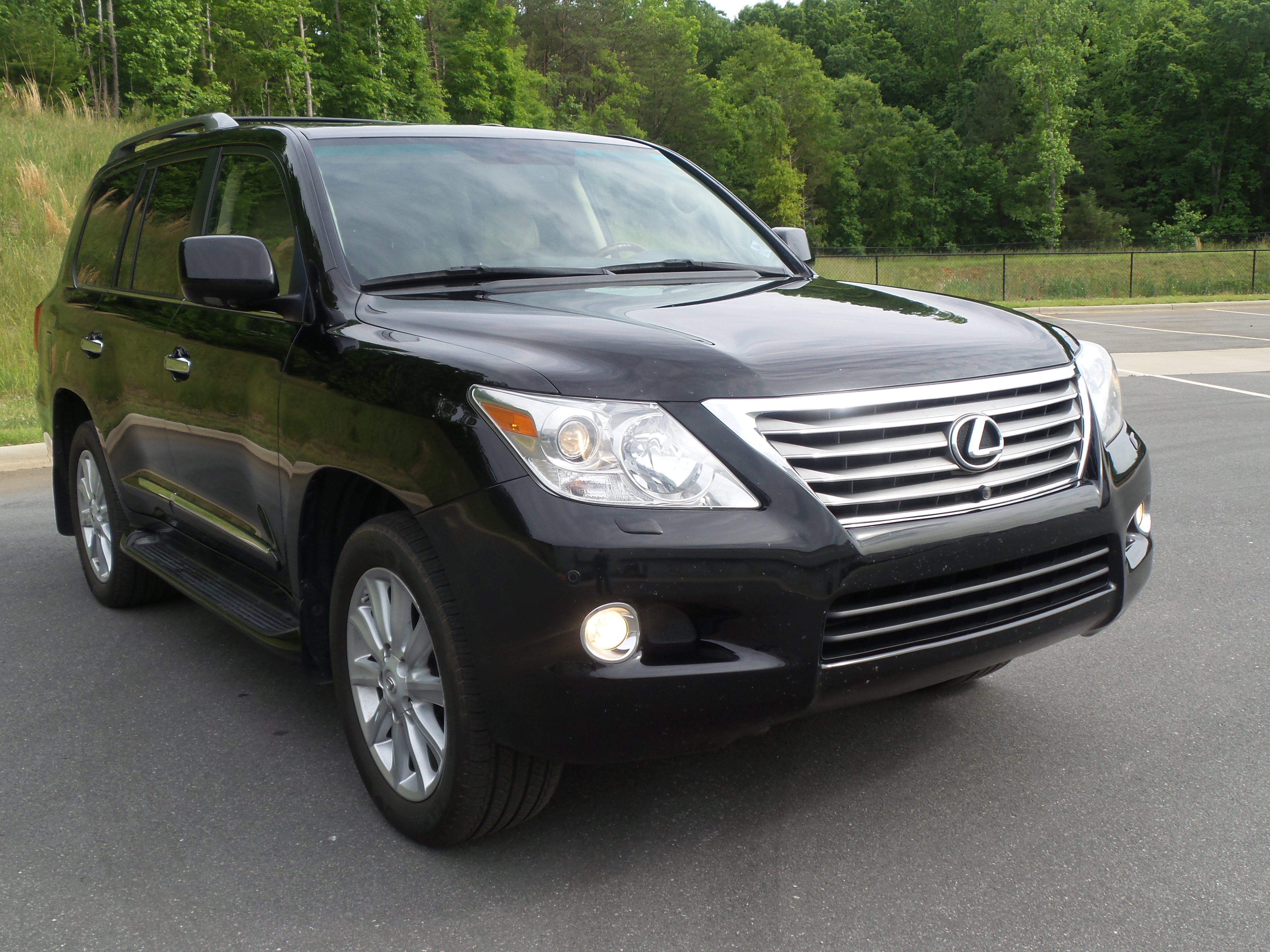 Used 2011 Lexus LX 570 4WD image 87