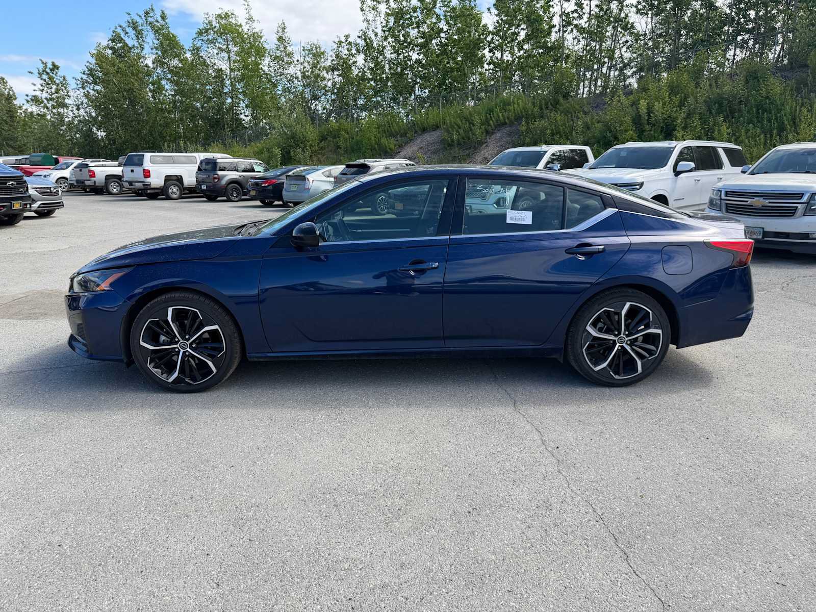 Used 2024 Nissan Altima 2.5 SR FWD image 2