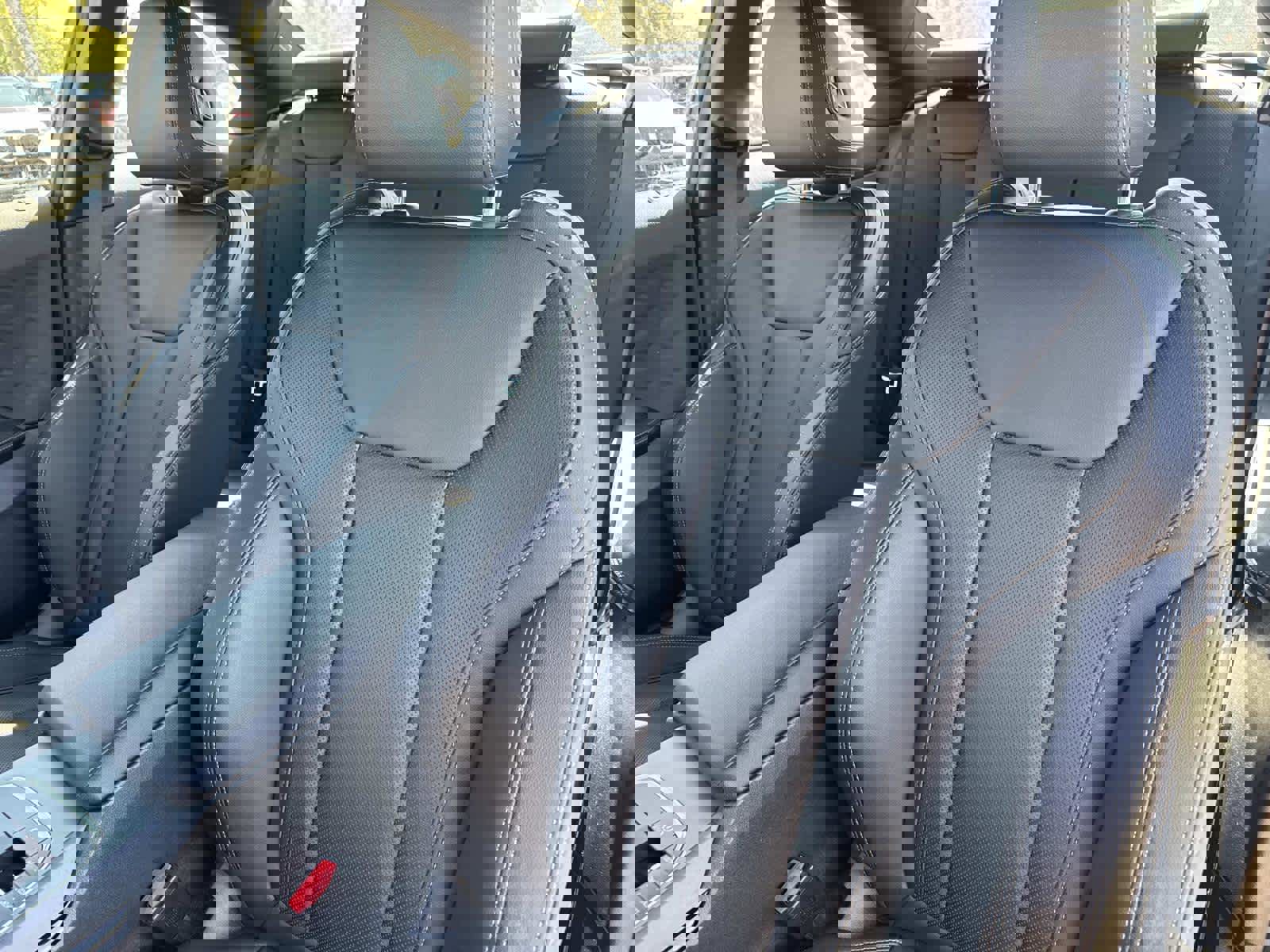 Used 2023 BMW 230i Coupe w/ Premium Package image 13