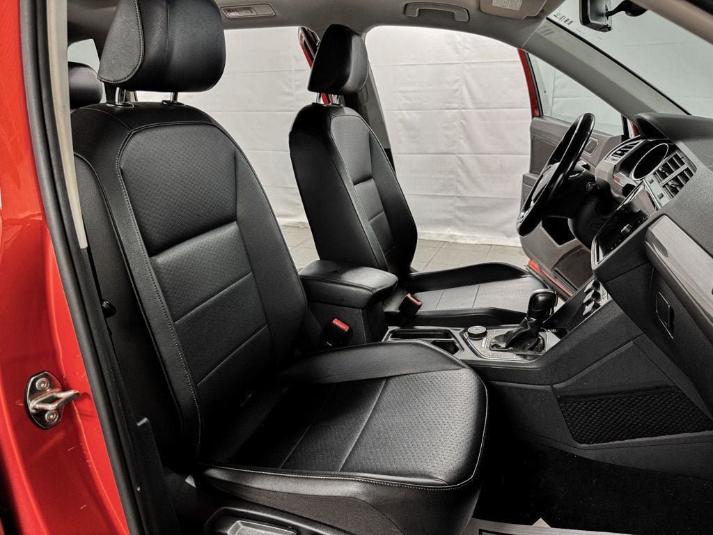 Used 2018 Volkswagen Tiguan SE w/ Panoramic Sunroof Package AWD/4WD image 8