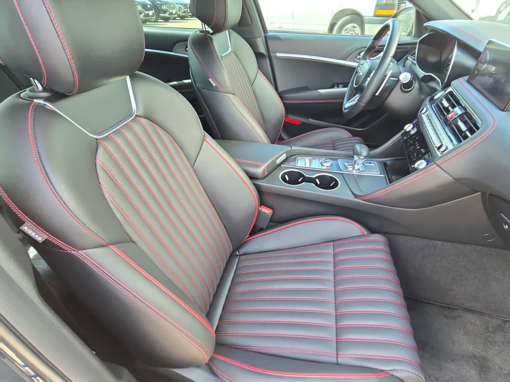Used 2025 Genesis G70 2.5T w/ Sport Prestige Package image 10