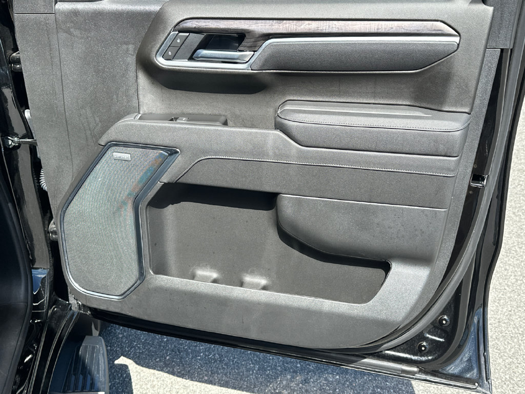 Used 2026 Chevrolet Silverado 1500 LTZ w/ LTZ Premium Package RWD image 14