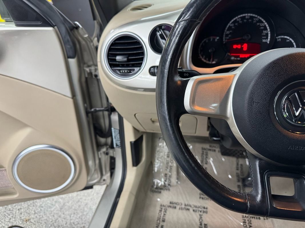 Used 2013 Volkswagen Beetle 2.5 image 20