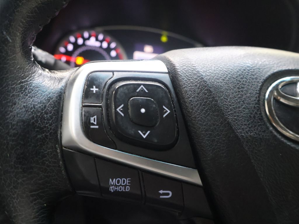 Used 2015 Toyota Camry SE FWD image 20