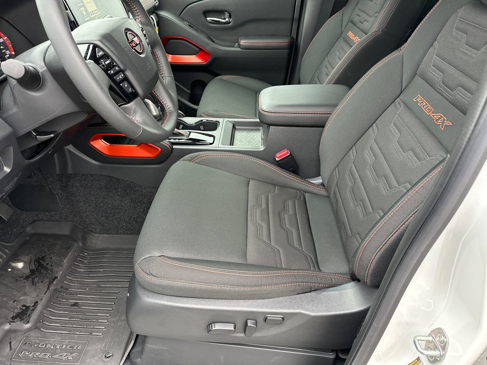 New 2025 Nissan Frontier PRO-4X AWD/4WD image 9