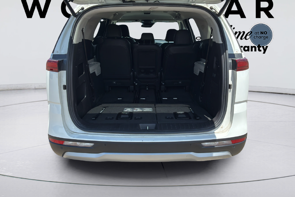 Used 2024 Kia Carnival EX FWD image 10