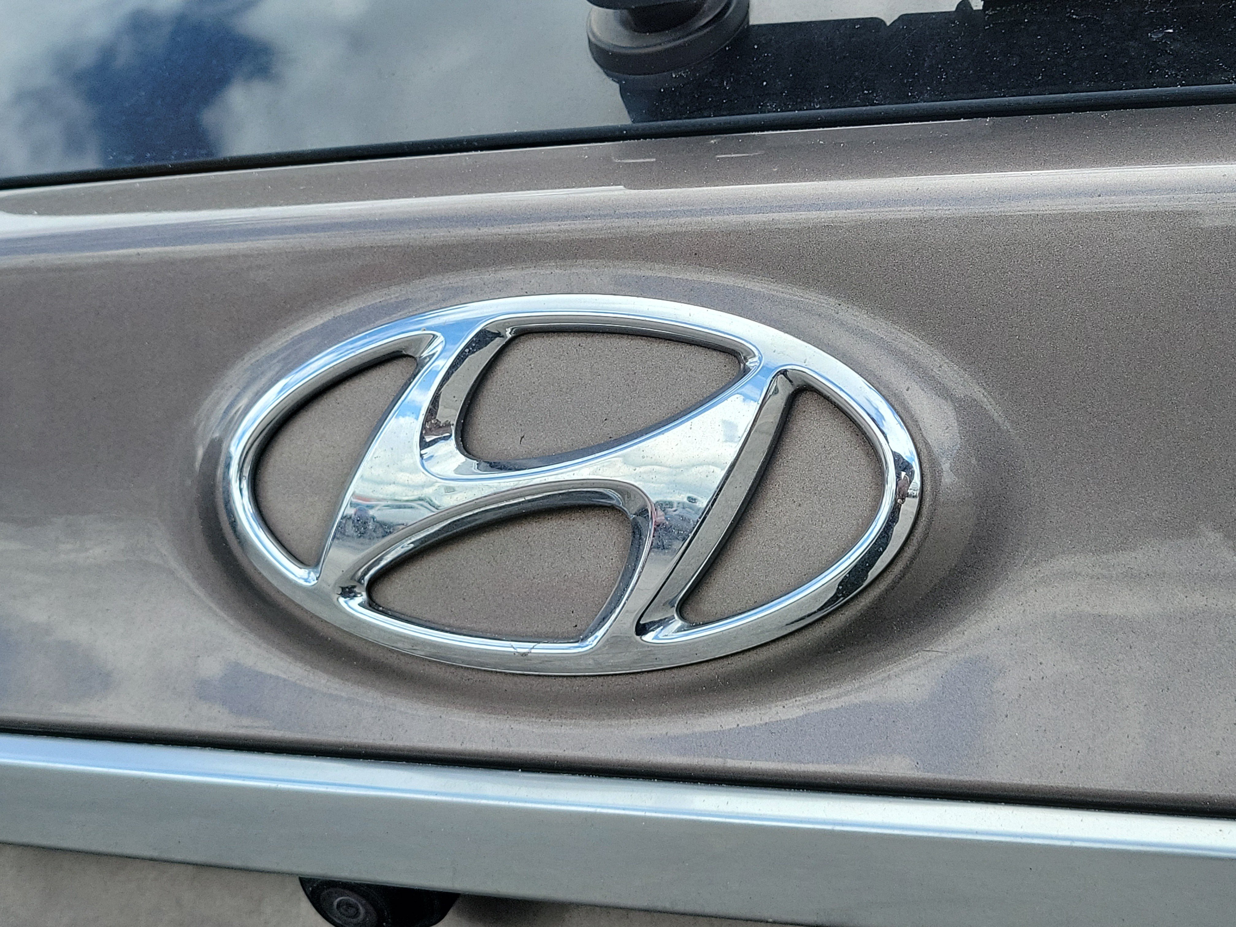 Used 2019 Hyundai Santa Fe FWD image 9