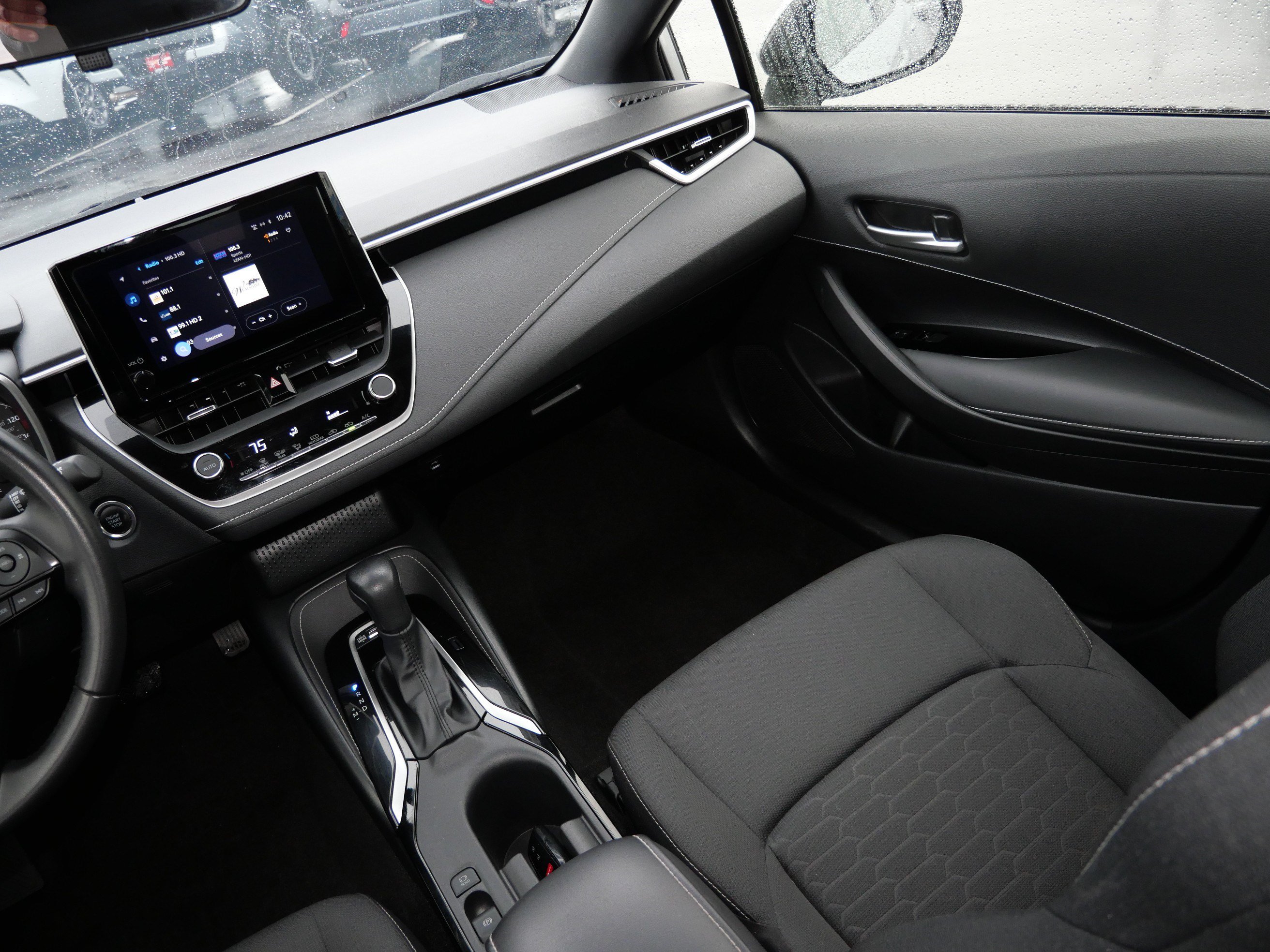 Certified 2025 Toyota Corolla SE FWD image 11