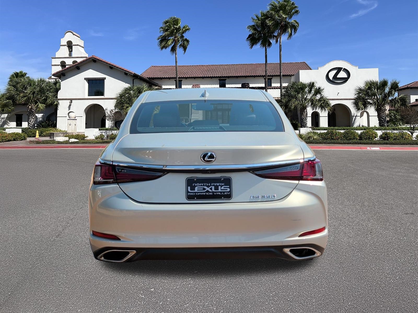 Certified 2022 Lexus ES 350 w/ Accessory Package 2 FWD image 3