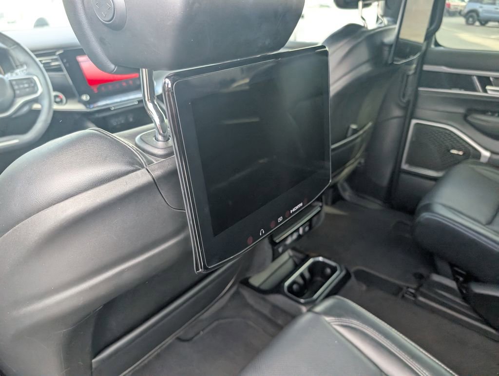 Used 2025 Jeep Wagoneer Series II w/ Convenience Group I image 11