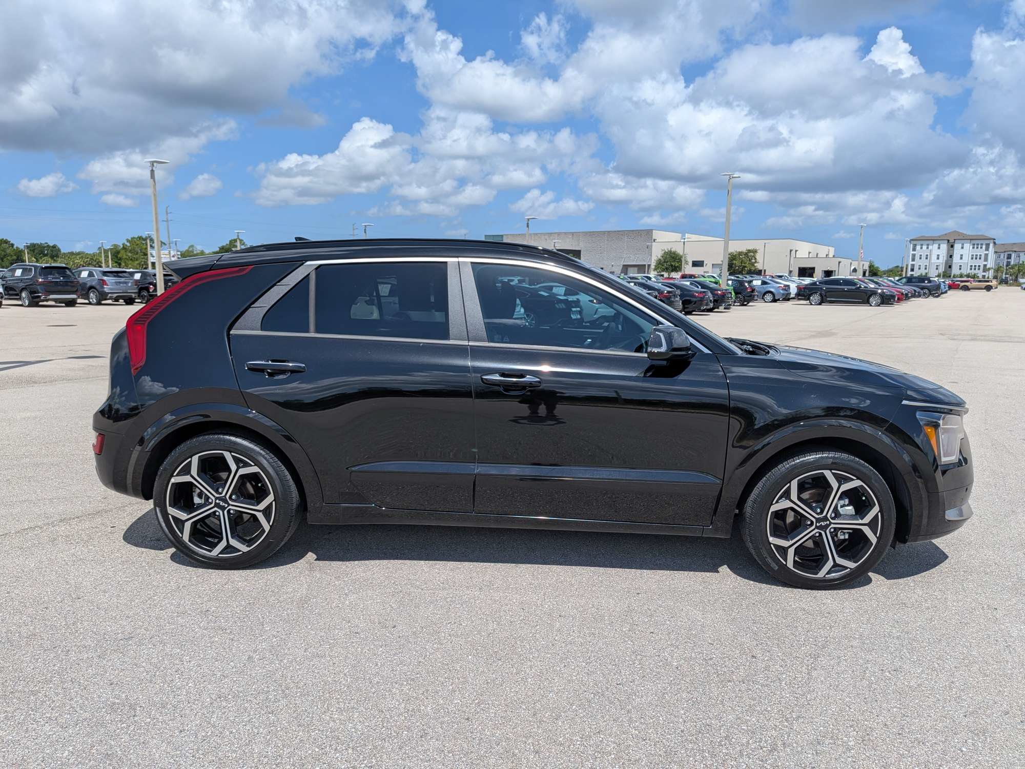 Certified 2024 Kia Niro SX Touring FWD image 4