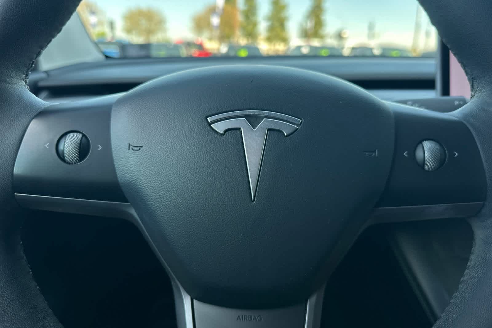 Used 2021 Tesla Model Y Long Range image 23