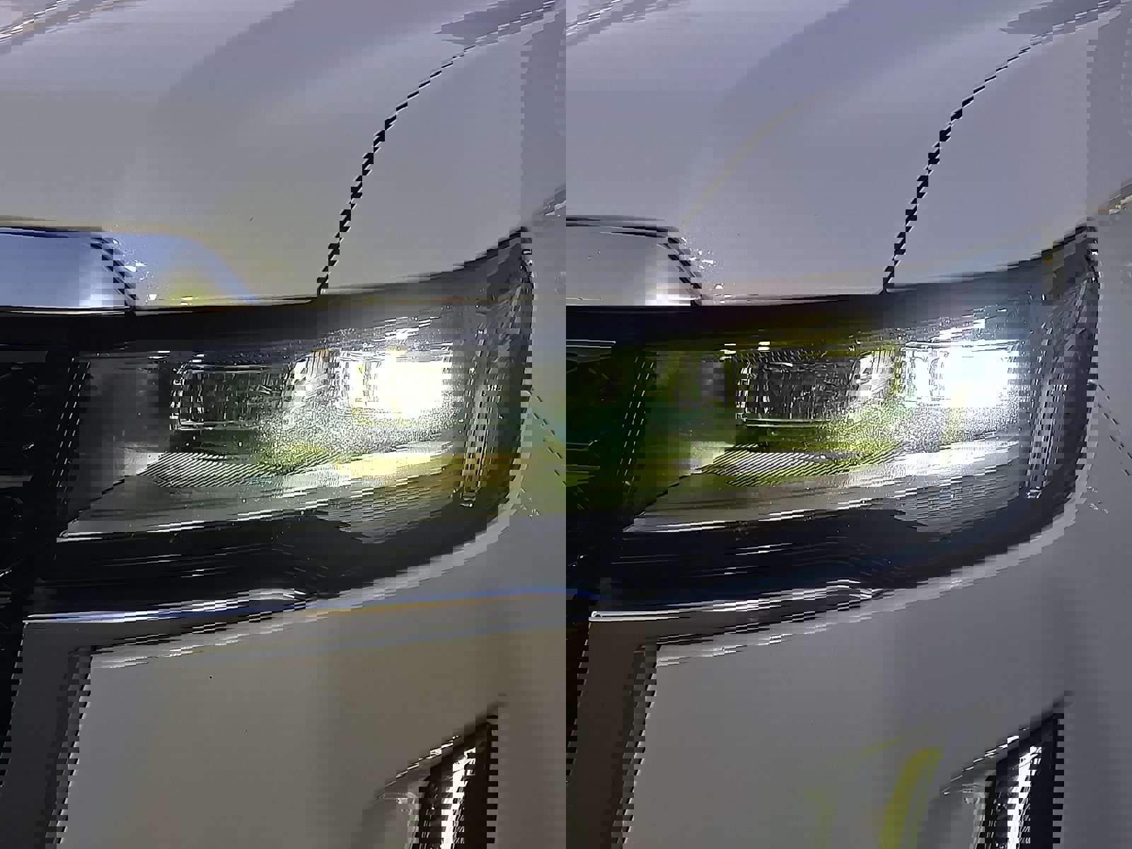 Used 2023 Cadillac Escalade Premium Luxury image 9