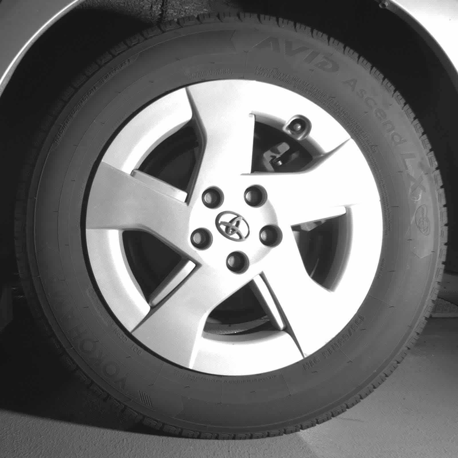 Used 2011 Toyota Prius Three image 18