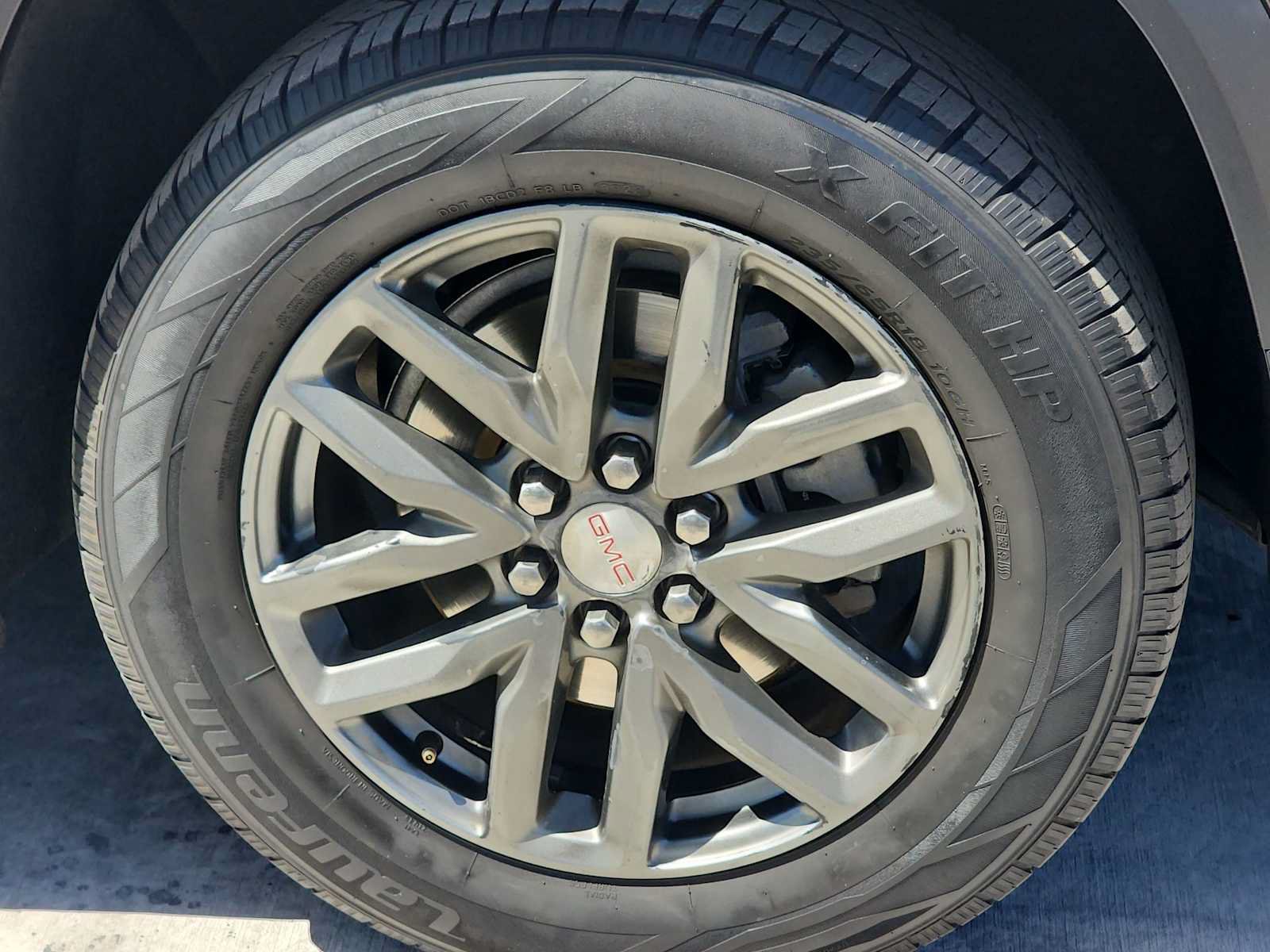 Used 2018 GMC Acadia SLT w/ LPO, Black Accent Package FWD image 22
