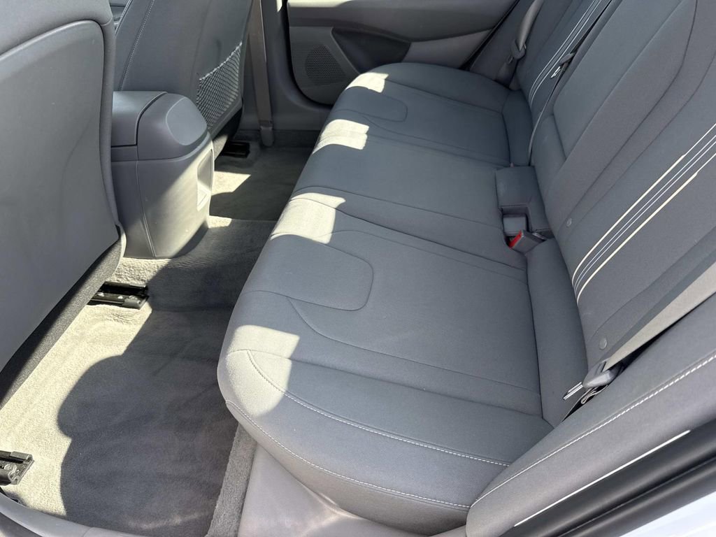 Used 2024 Hyundai Elantra SEL w/ Convenience Package image 14