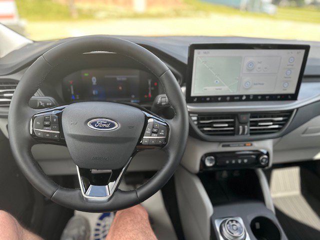 New 2024 Ford Escape SE FWD image 15