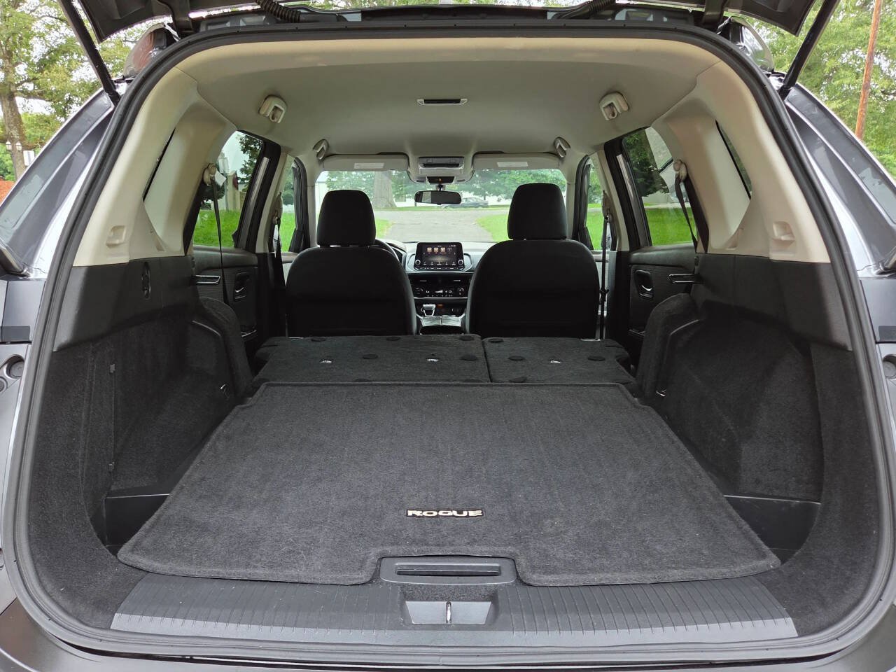 Used 2021 Nissan Rogue SV FWD image 25