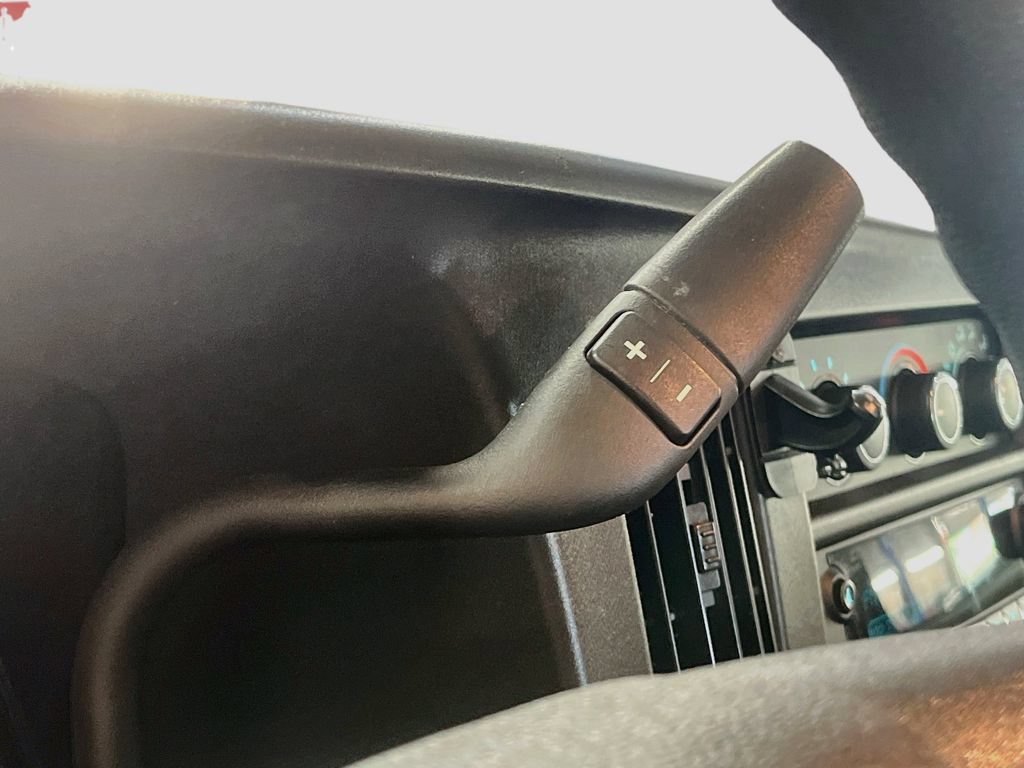Used 2024 Chevrolet Express 2500 w/ Driver Convenience Package RWD image 16