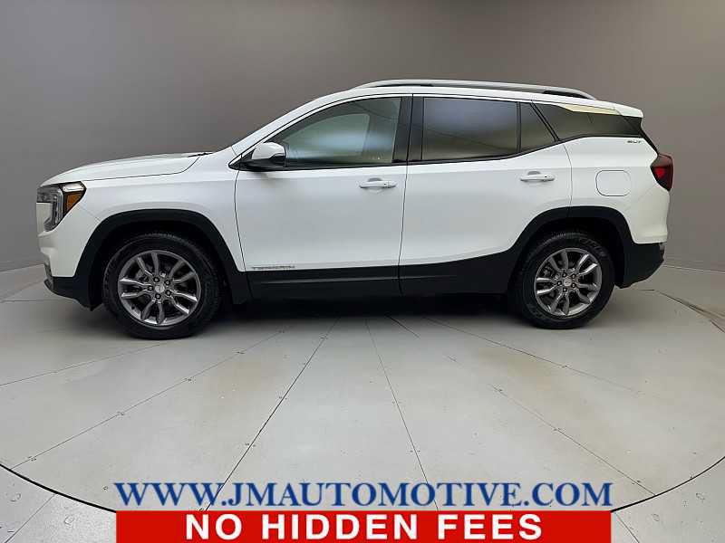 Used 2024 GMC Terrain SLT AWD/4WD image 2