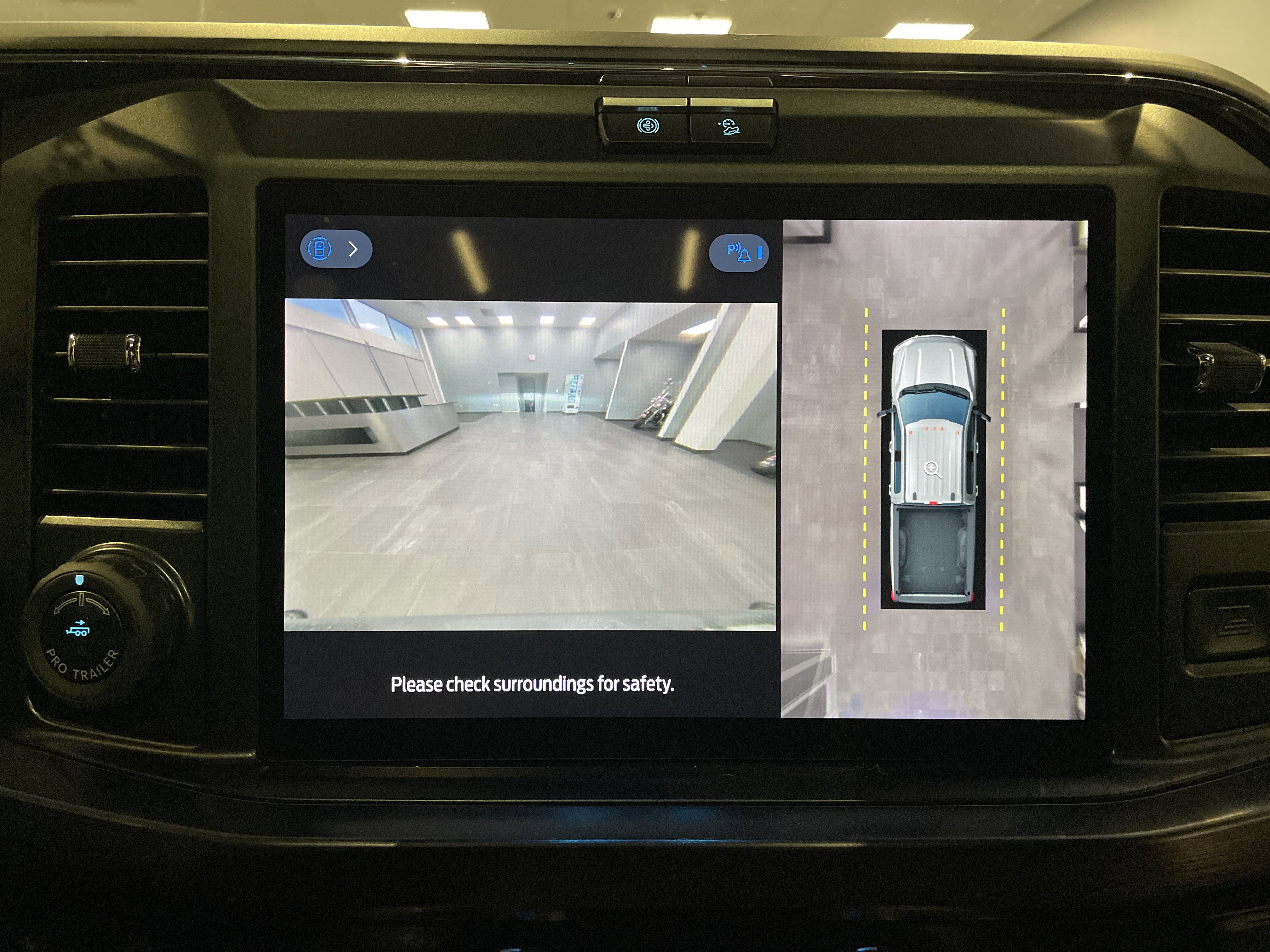 Used 2025 Ford F250 Lariat w/ Lariat Ultimate Package image 29