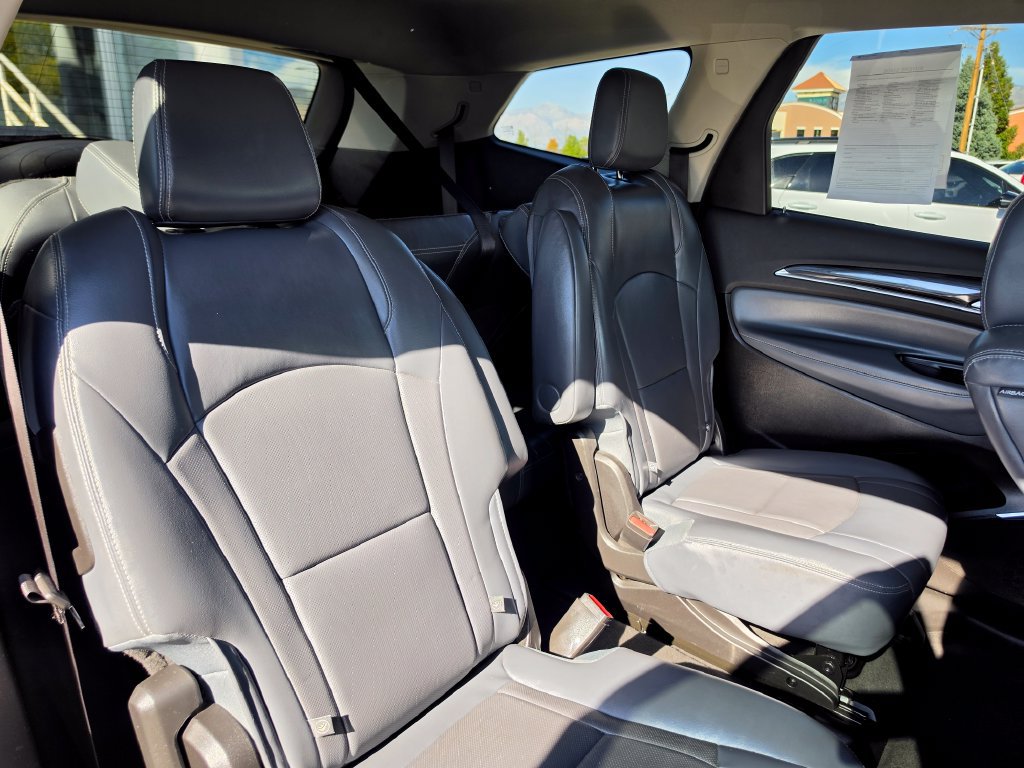 Used 2018 Buick Enclave Essence AWD/4WD image 14