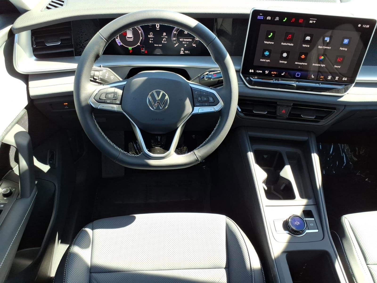 New 2026 Volkswagen Tiguan SE image 14