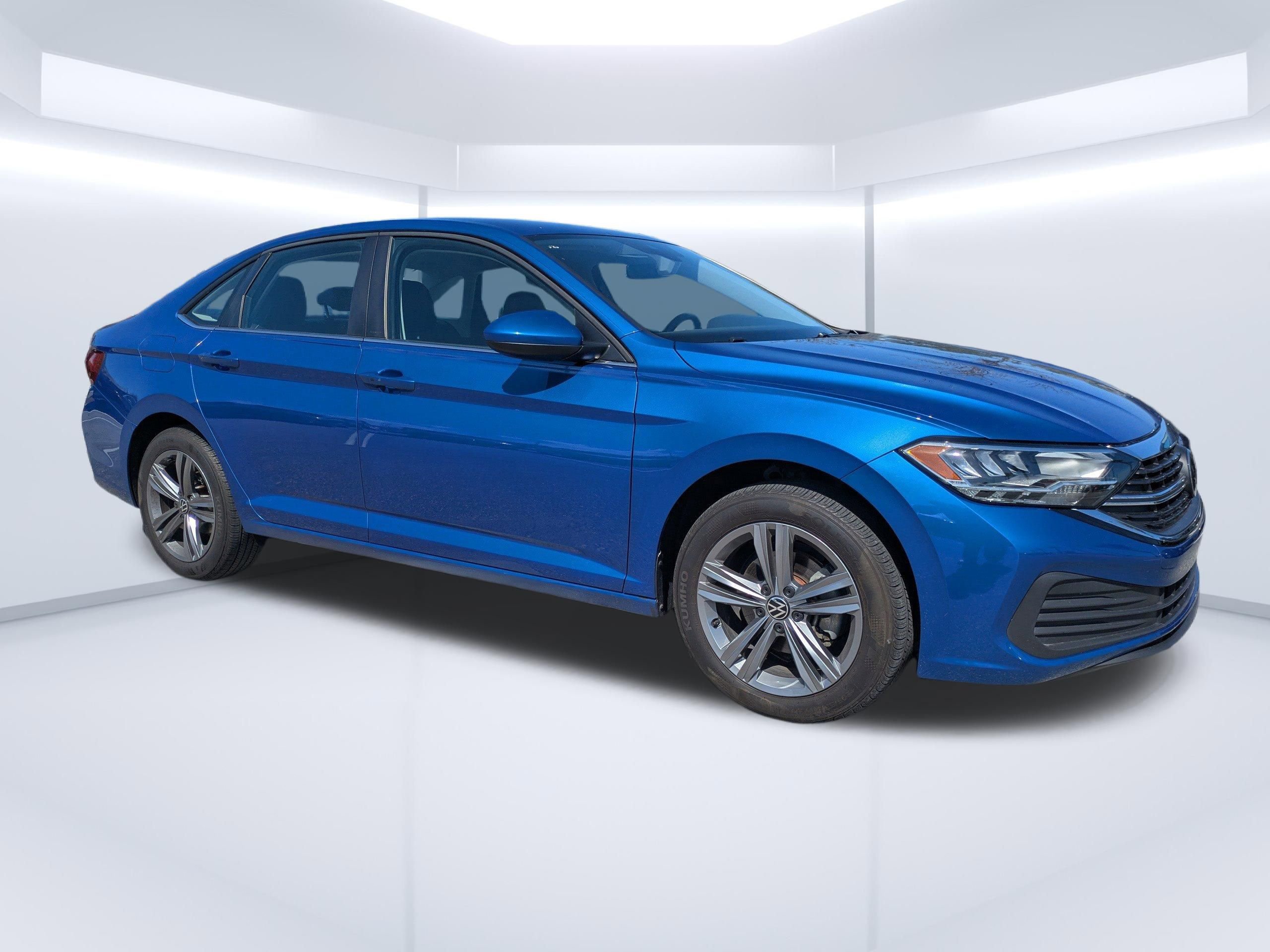 Used 2024 Volkswagen Jetta SE image 1