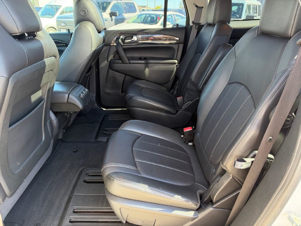 Used 2017 Buick Enclave Leather AWD/4WD image 10