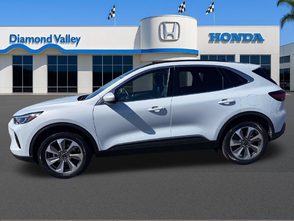 Used 2025 Ford Escape Platinum AWD/4WD image 9