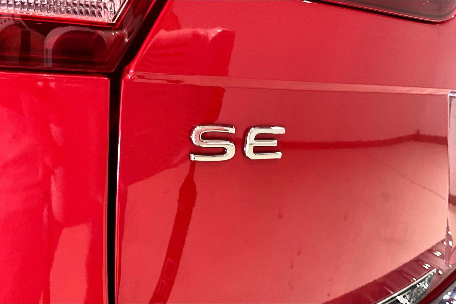 Used 2022 Volkswagen Tiguan SE AWD/4WD image 24