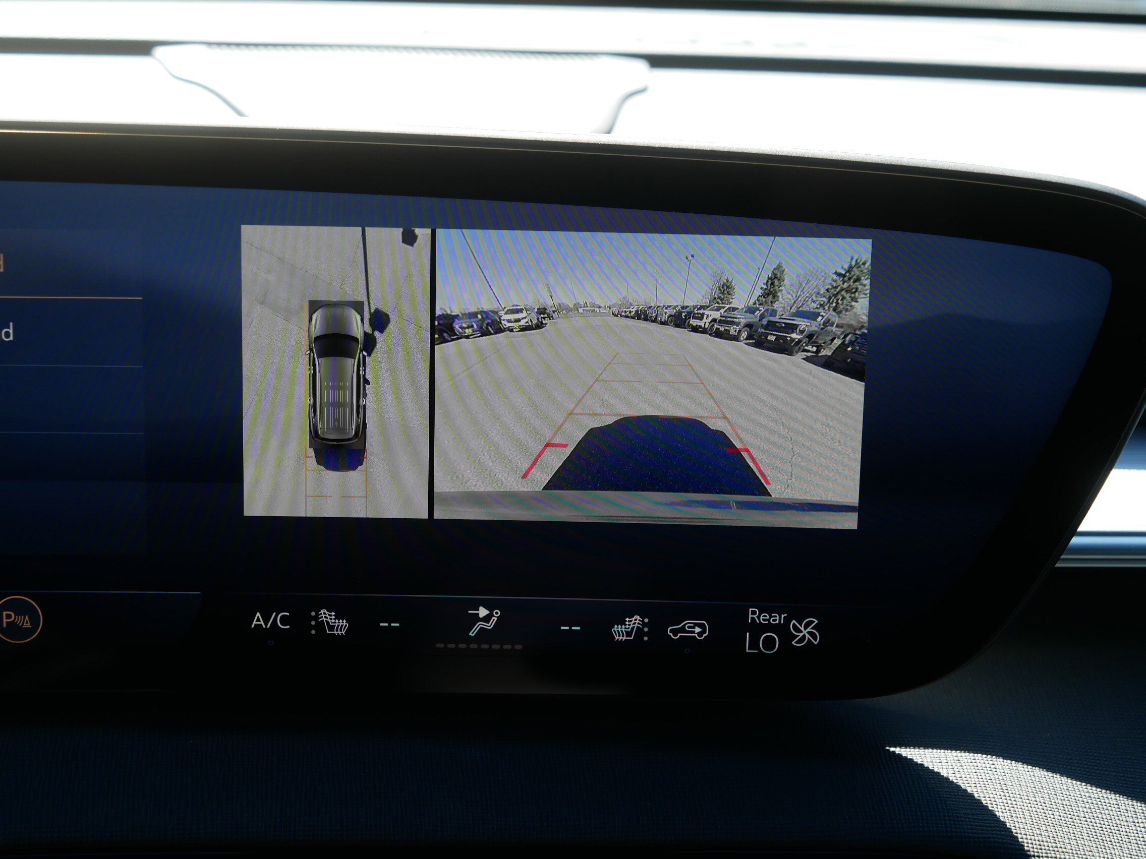 Used 2025 Buick Enclave Preferred image 27